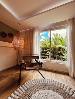 Dolphin Hotel