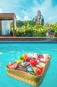 Dolphin Hotel