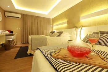 Dolphin Hotel