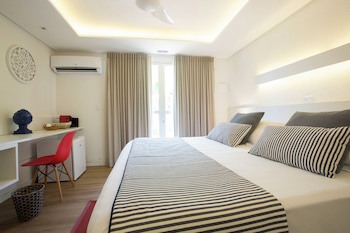 Dolphin Hotel