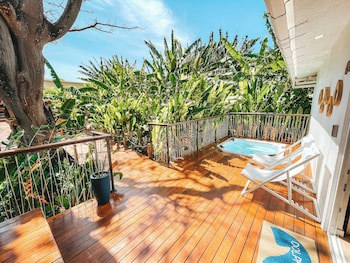 Dolphin Hotel