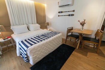 Dolphin Hotel