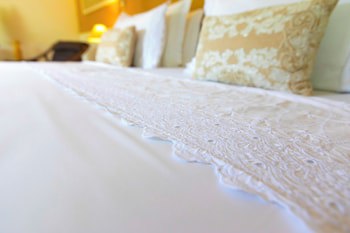 Dolphin Hotel