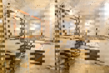 Imperial Cave Suites & Spa