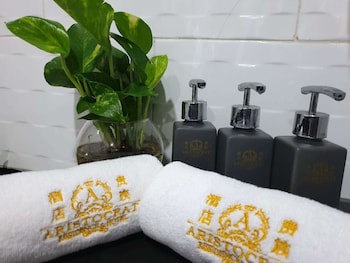 Aristocrat Residence & Hotel