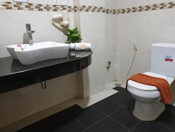 Aristocrat Residence & Hotel