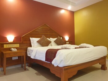 Aristocrat Residence & Hotel