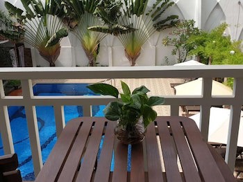 Aristocrat Residence & Hotel