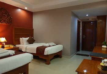 Aristocrat Residence & Hotel