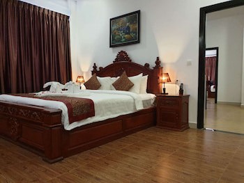Aristocrat Residence & Hotel