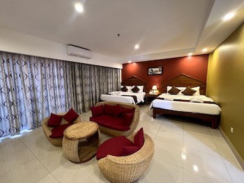 Aristocrat Residence & Hotel