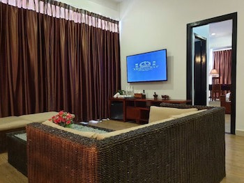 Aristocrat Residence & Hotel