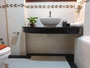 Aristocrat Residence & Hotel