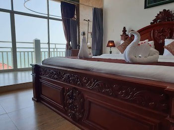 Aristocrat Residence & Hotel