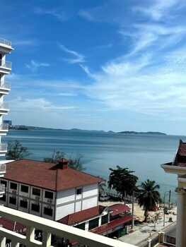 Aristocrat Residence & Hotel