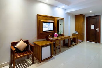Aristocrat Residence & Hotel