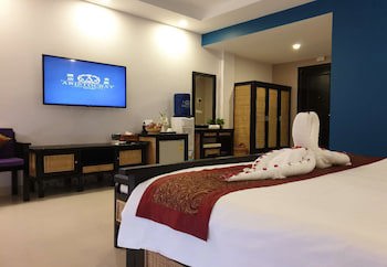 Aristocrat Residence & Hotel