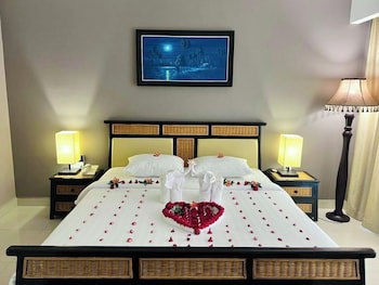 Aristocrat Residence & Hotel