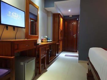 Aristocrat Residence & Hotel