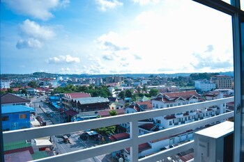 Aristocrat Residence & Hotel