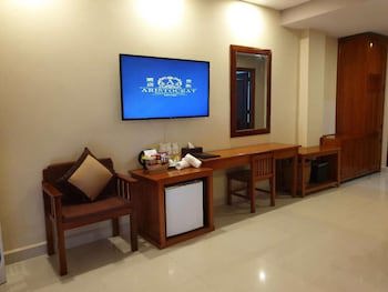 Aristocrat Residence & Hotel