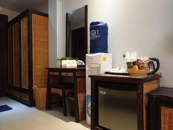 Aristocrat Residence & Hotel