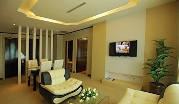 Casuarina @ Meru