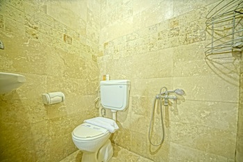 Elysee Cave House