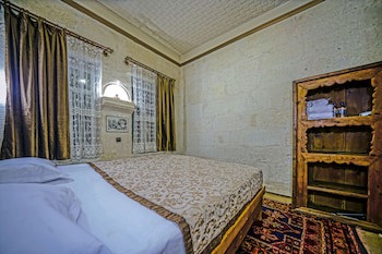 Elysee Cave House