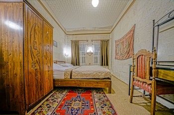 Elysee Cave House