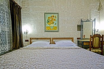 Elysee Cave House