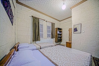 Elysee Cave House