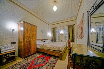 Elysee Cave House