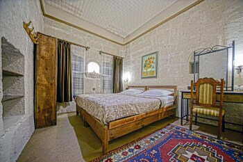 Elysee Cave House