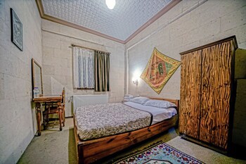 Elysee Cave House