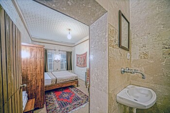 Elysee Cave House