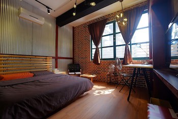 Baker Street Design Inn