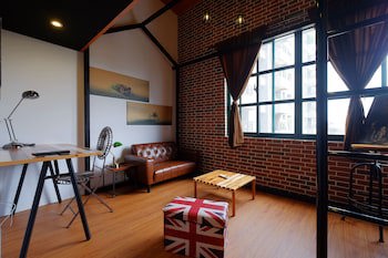 Baker Street Design Inn