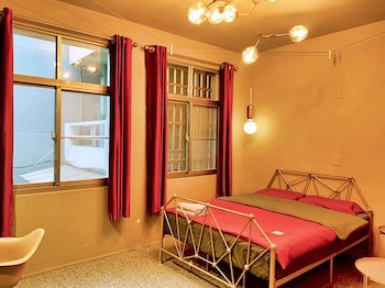 Baker Street Design Inn