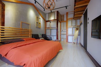 Baker Street Design Inn