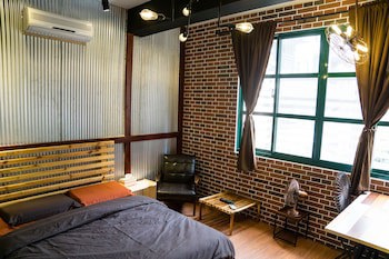 Baker Street Design Inn