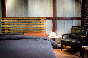Baker Street Design Inn