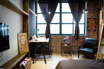 Baker Street Design Inn