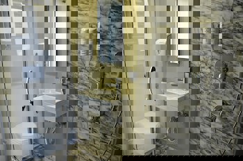 Juliet Rooms & Kitchen