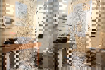 Juliet Rooms & Kitchen