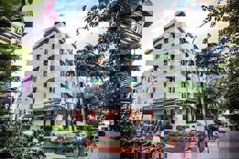 Juliet Rooms & Kitchen