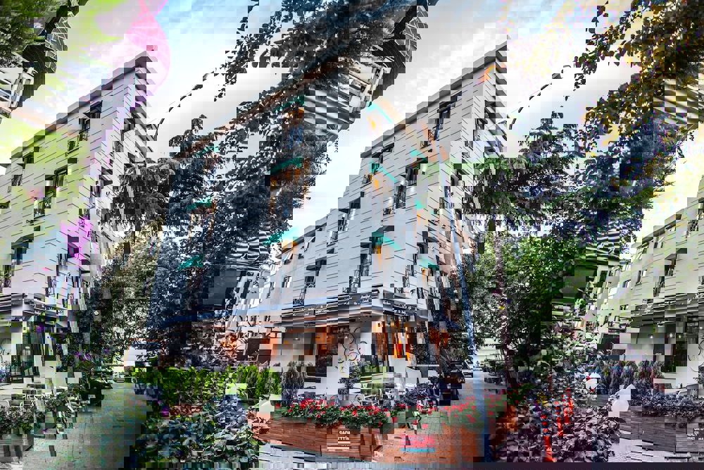 Juliet Rooms & Kitchen