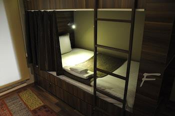Juliet Rooms & Kitchen