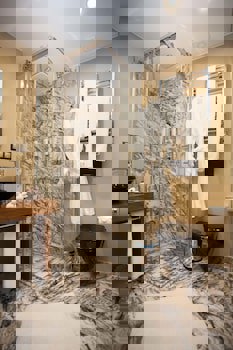 Juliet Rooms & Kitchen