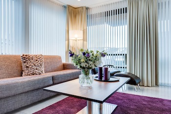 Black Pearl Luxury Apartments